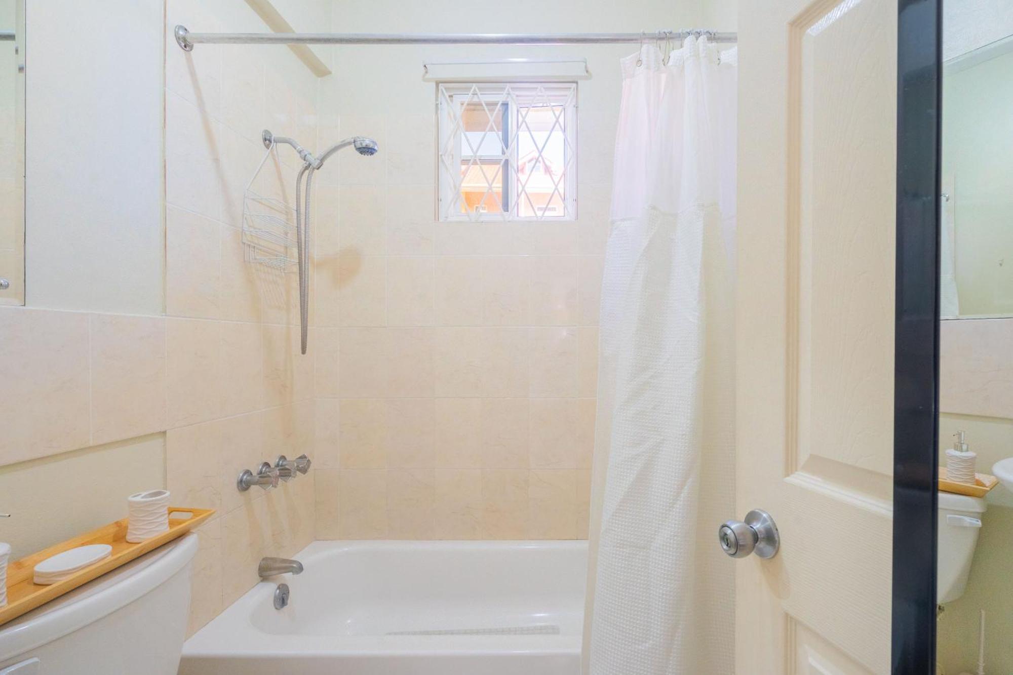 Musgrave Annex- Comfy 1 Bedroom Apartment On The Ground Floor Kingston Exteriér fotografie