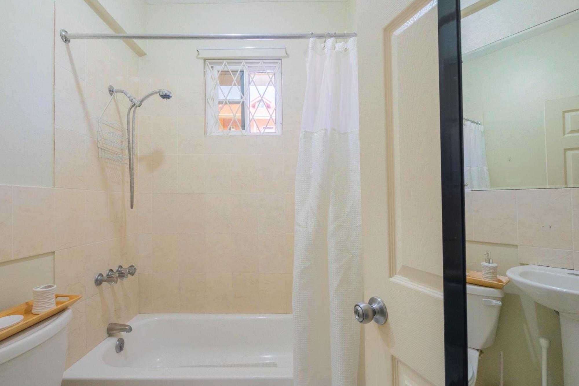 Musgrave Annex- Comfy 1 Bedroom Apartment On The Ground Floor Kingston Exteriér fotografie